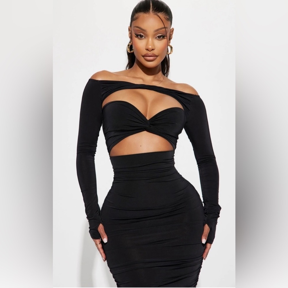 Not for sale . I'm looking for this dress size XL